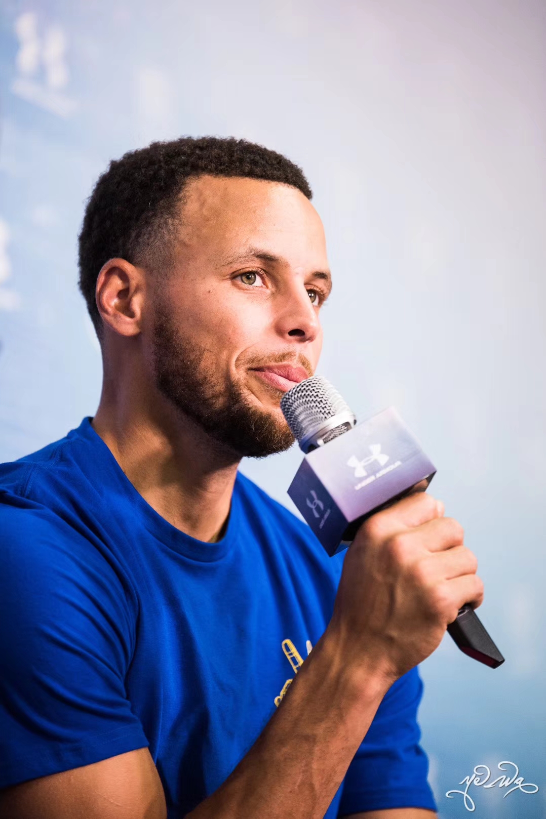 来一波库里中国行的帅照!库蜜们头像可以换起来了