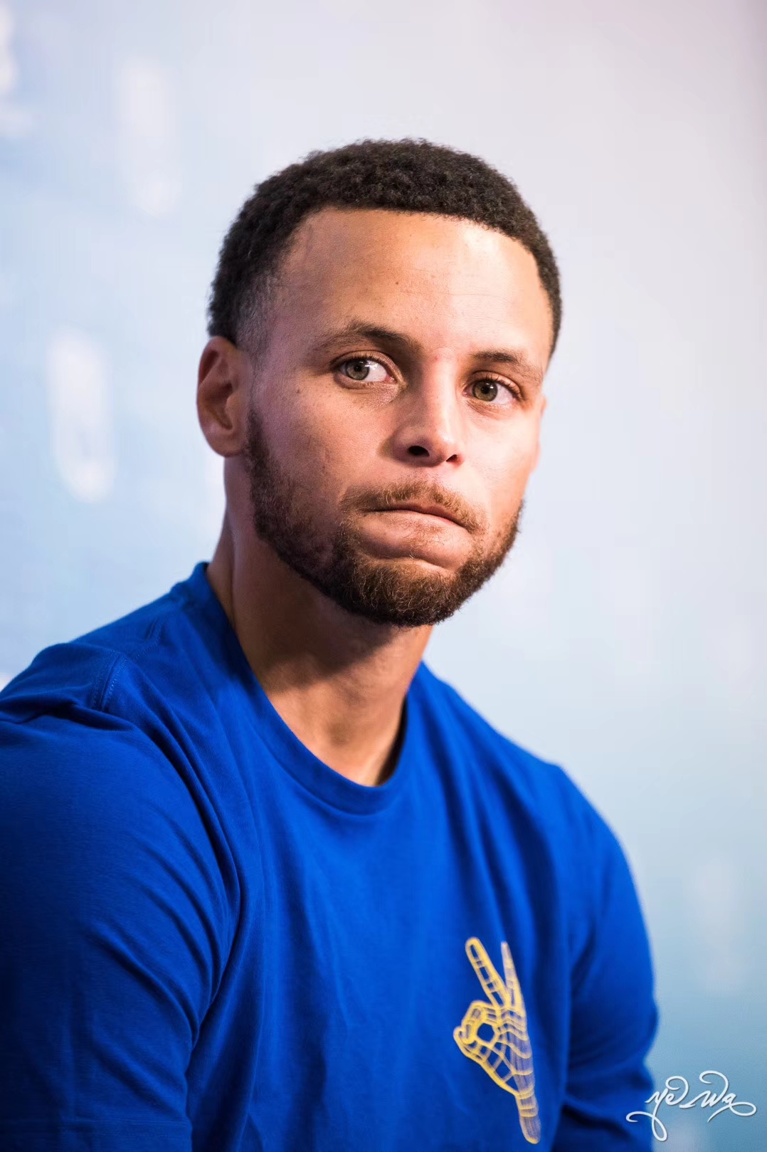 来一波库里中国行的帅照!库蜜们头像可以换起来了