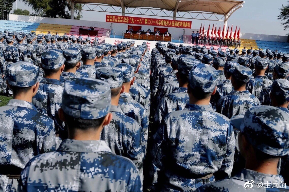 近日武警云南总队曲靖支队某部营区附近发生一起严重交通事故当天