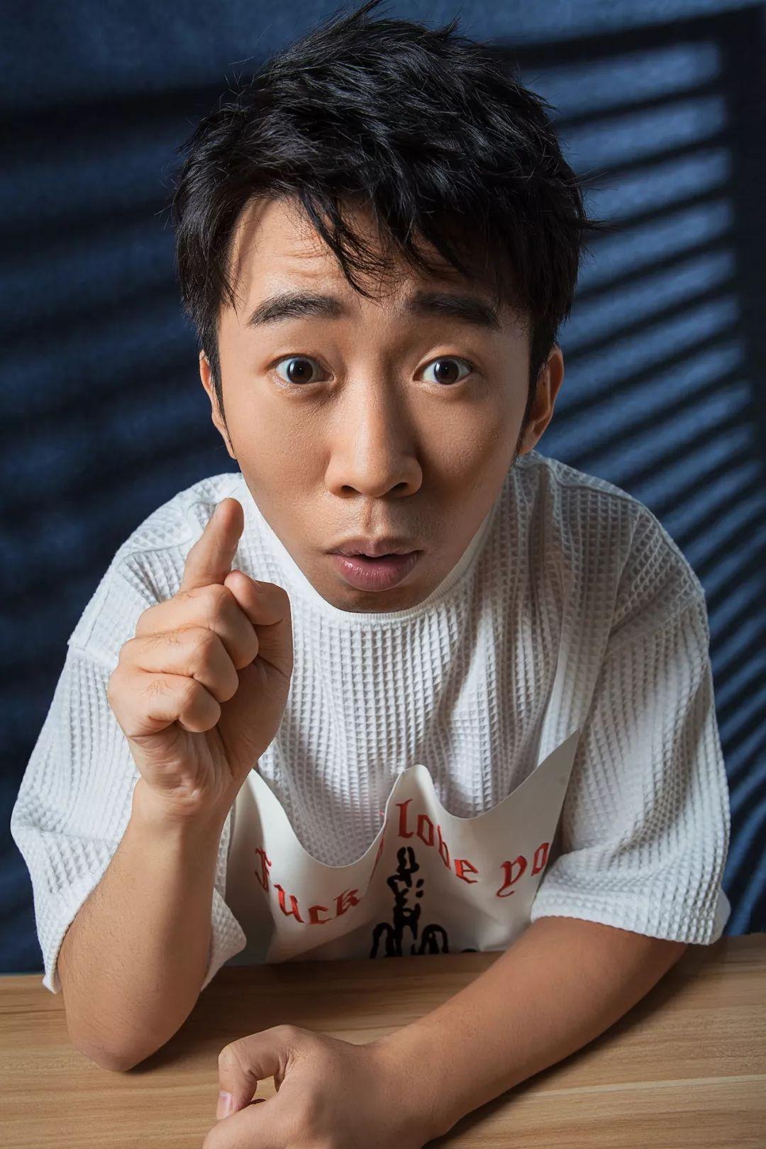 杨迪《无限歌谣季》化身歌谣研修生,表情帝竟成音乐黑洞?