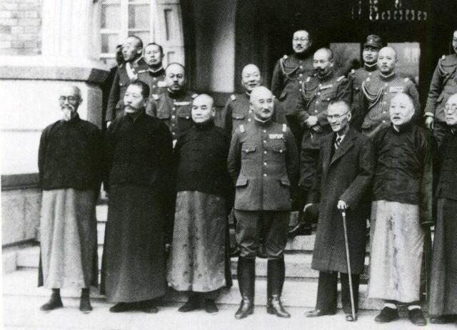 都是汪伪国民政府的军队,华北伪军为什么不用"青天白日"?