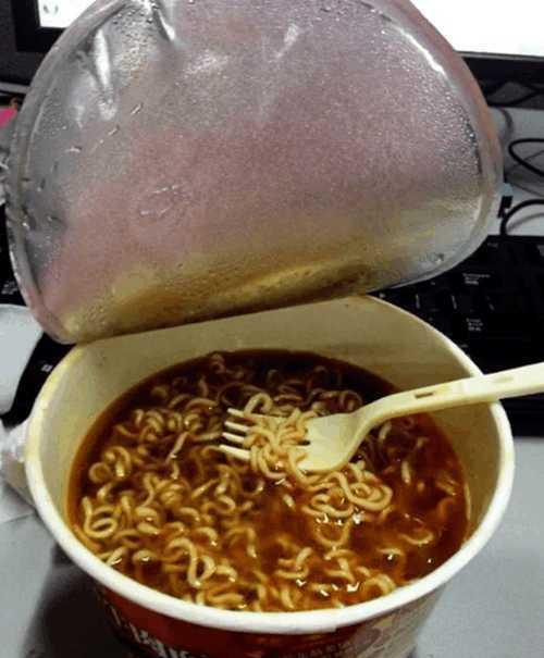 一,国内方便面销量走低的原因