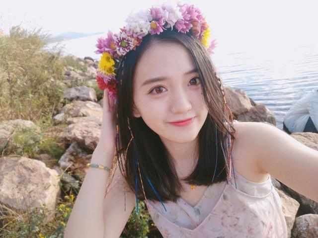 特别多妈妈拍照和我自拍还是有差别的,妈妈会把我拍黑了给麻麻拍的照