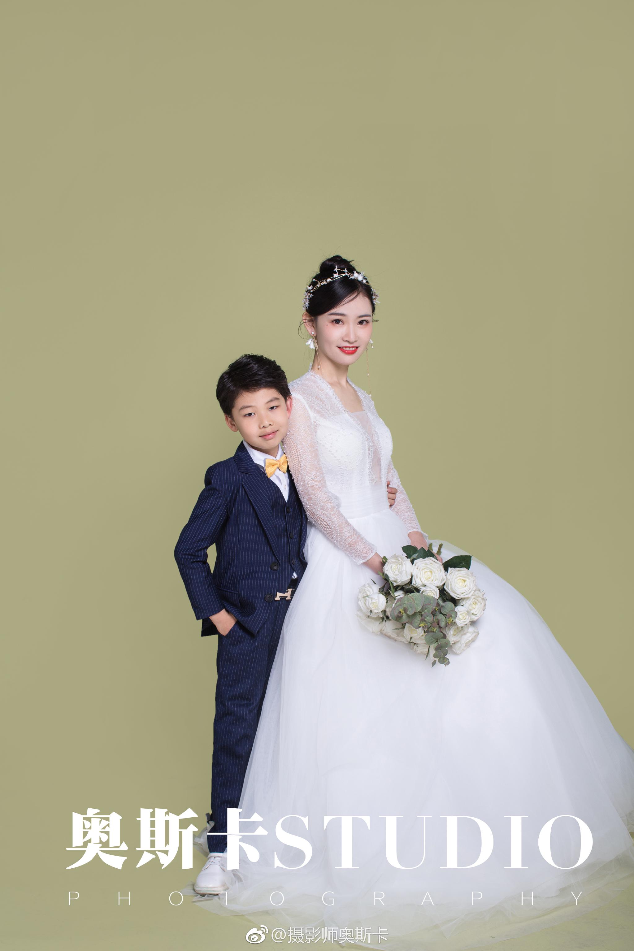 大家千呼万唤的大小新娘主题精致上市了|婚纱|亲子|大画幅_新浪新闻