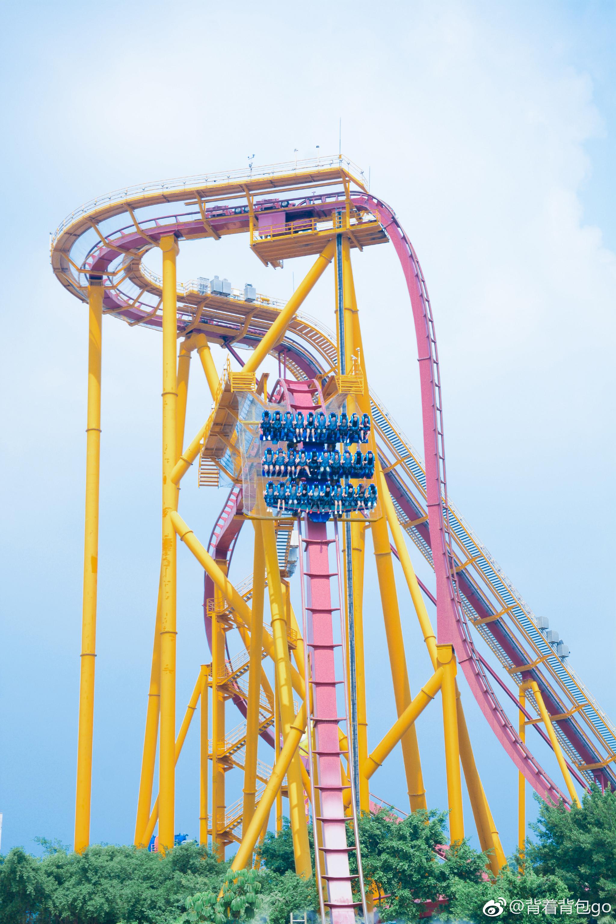 长隆欢乐世界是我见过过山车最多的游乐场