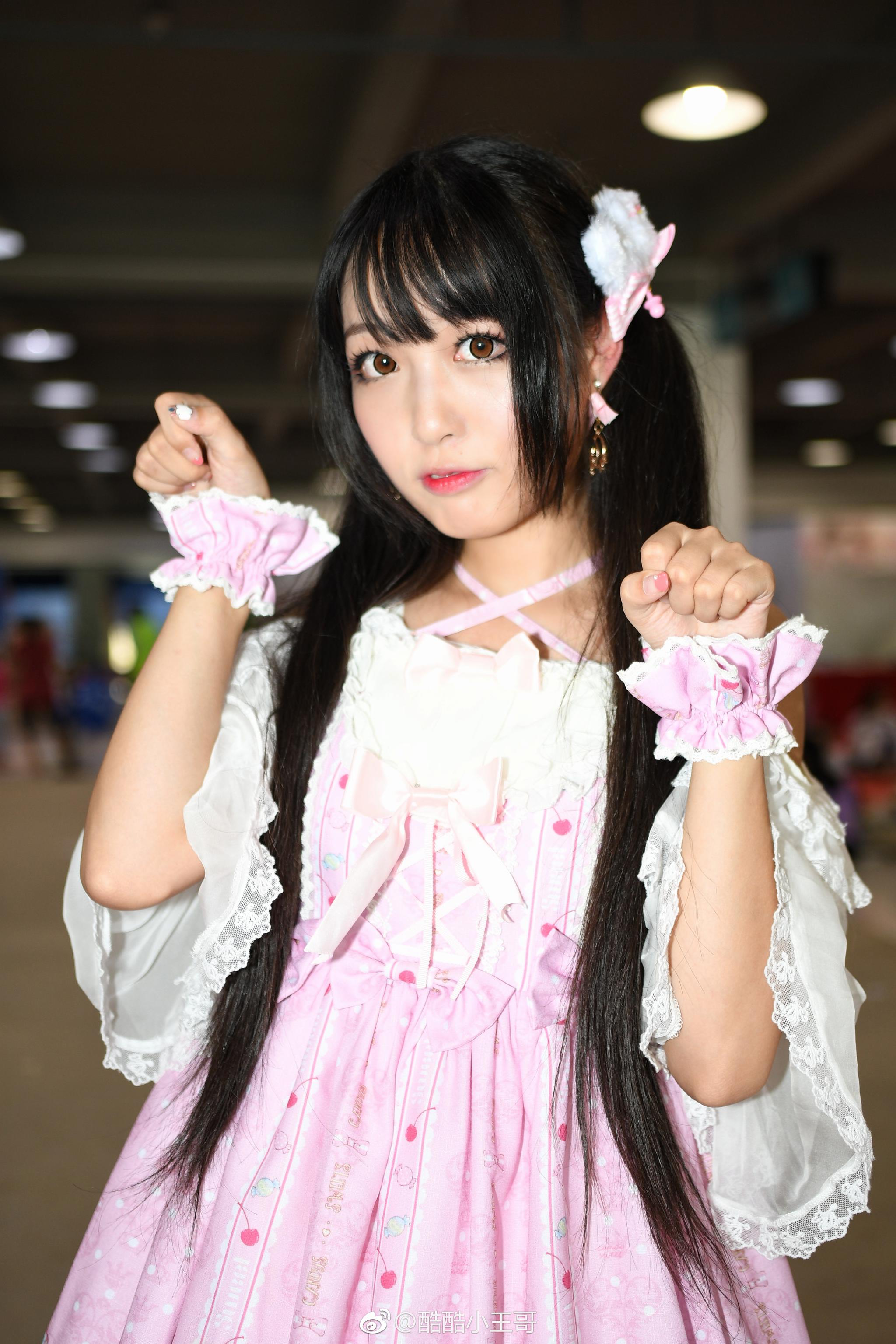 昨天漫展拍的小姐姐