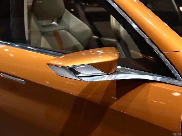 宝马compact sedan,是一辆紧凑型的轿车,就像大众的朗逸(配置|询价)