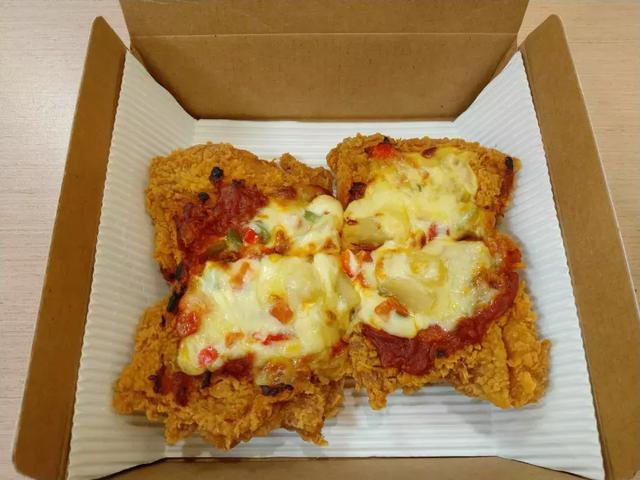 肯德基新品芝士鸡腿至尊无饼底"比萨"测评