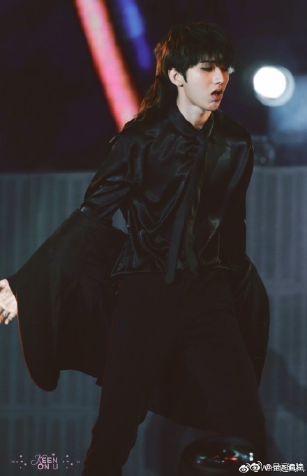 蔡徐坤巴比龙歌词 说的都是他本人当时的实际