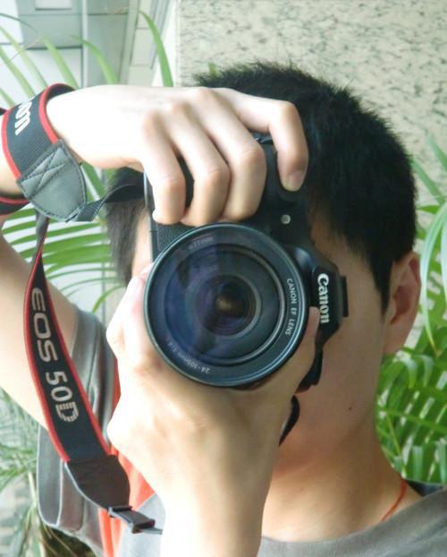 怎样一上手立马显出专业范儿?——手持单反相机的正确知识