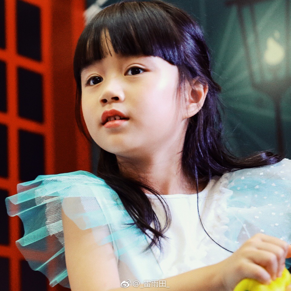 昨天10后的小美人胚子,和……表情包胚子