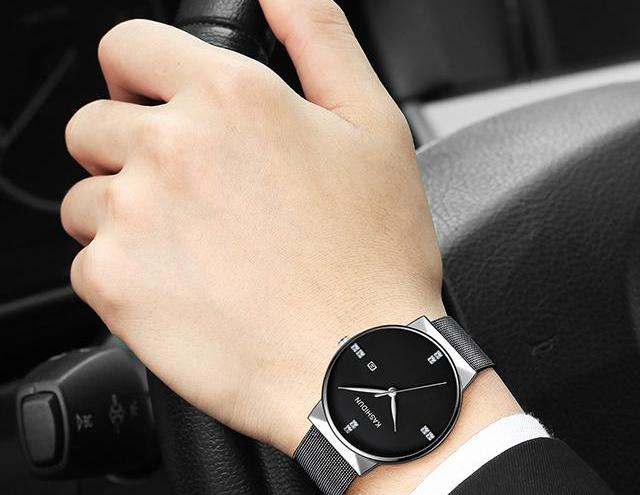 老公越来越会打扮开车戴上这样的手表时尚年轻吸睛无数