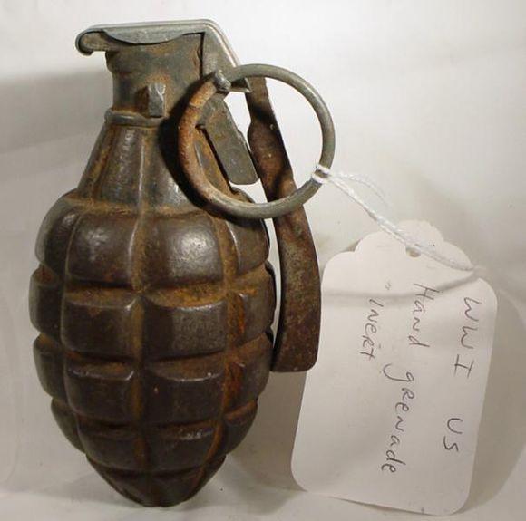 轴心国及保加利亚,匈牙利,罗马尼亚等仆从国为一方,以中国,美国,英国