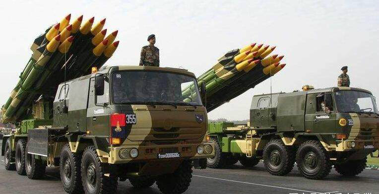 射程最远威力最大精度最高性能最先进的多管火箭炮