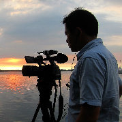 商人总统特朗普厉害之处:善于发现弱点,抓前任