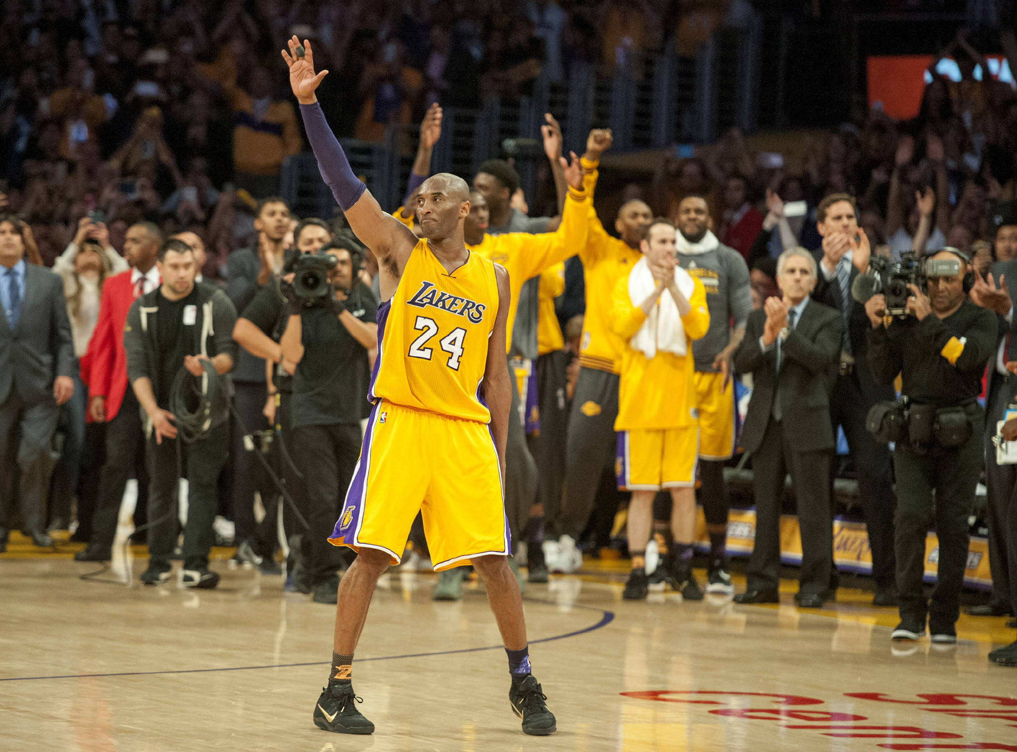 科比退役两周年