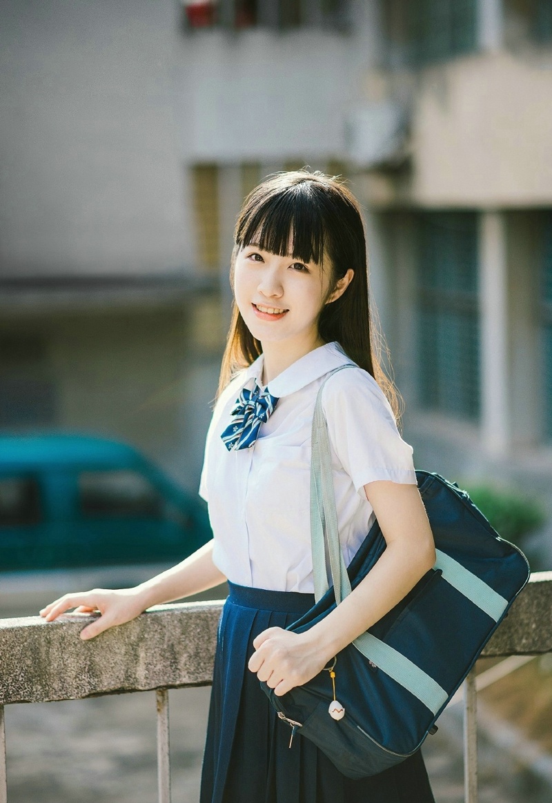 日系校服妹子学院风可爱甜美写真