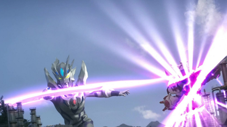 1,双重究极必杀剑赛罗在圆谷中非常高,不管是格斗还是光线,或是发光