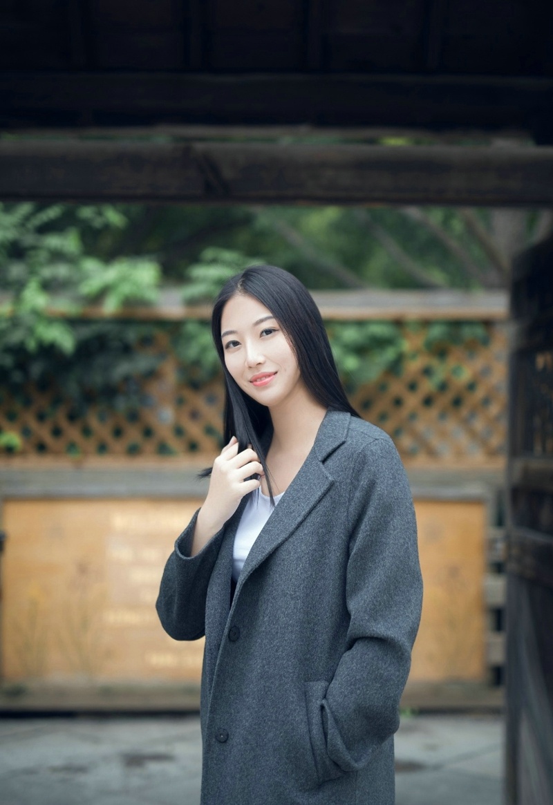 大衣美女素雅高挑安静怡人写真集 @微相册 @微博摄影