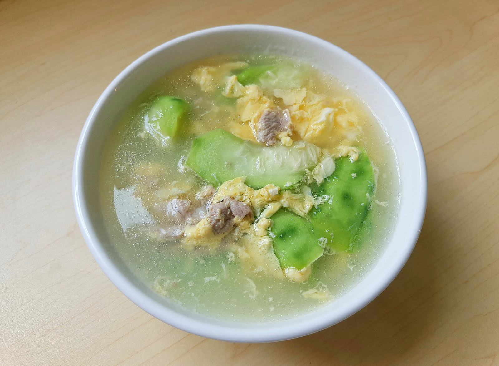 粤菜里,胜瓜(广东丝瓜)和水瓜(圆丝瓜),地位不可相提并论