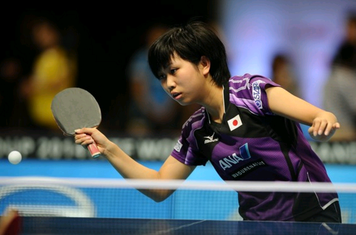 一天三战,单打险胜日本新星,现场观战狂嘘她|王曼昱|国乒|佐藤_新浪网