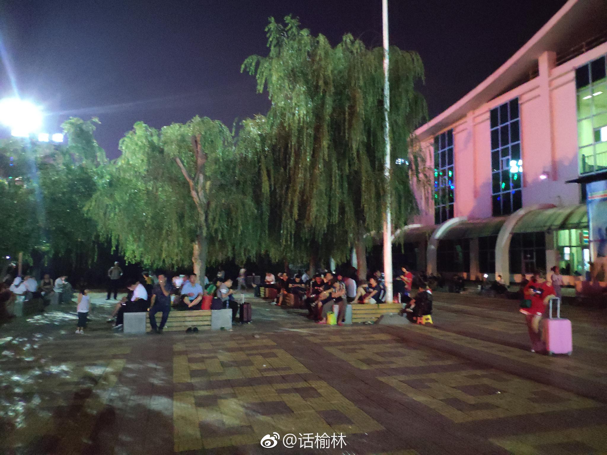 榆林火车站夜景图片图片