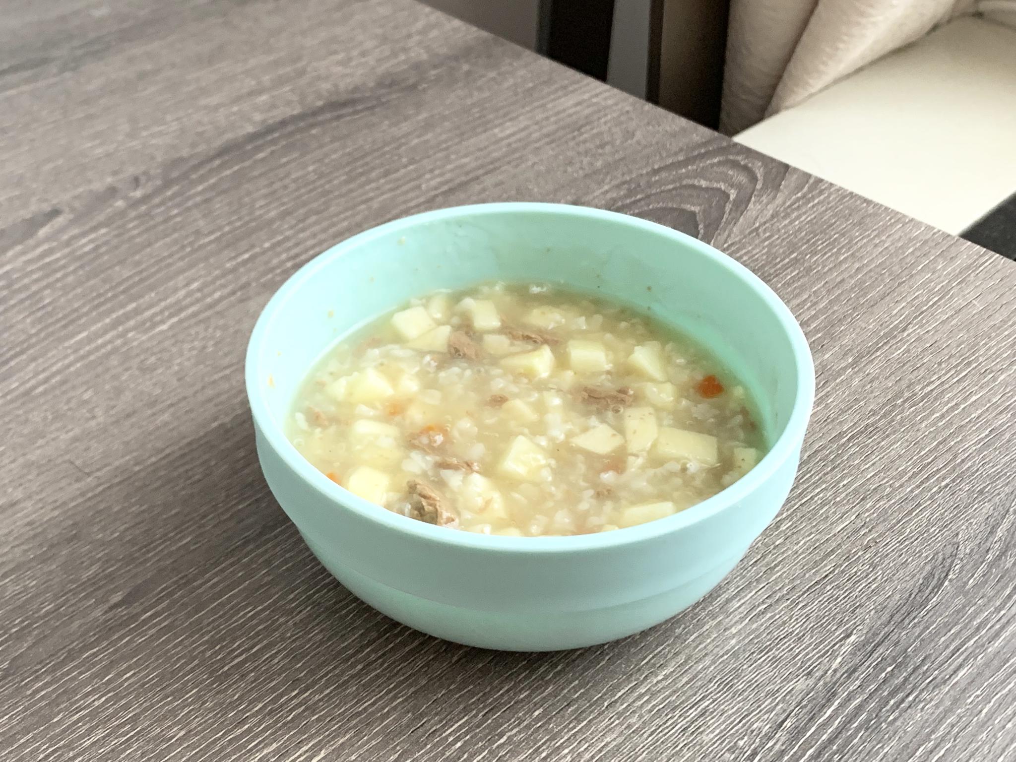 elsa宝宝今天吃鸡肉苹果粥～食材:糯米 10g(37kcal,磷7.1mg,钾7.