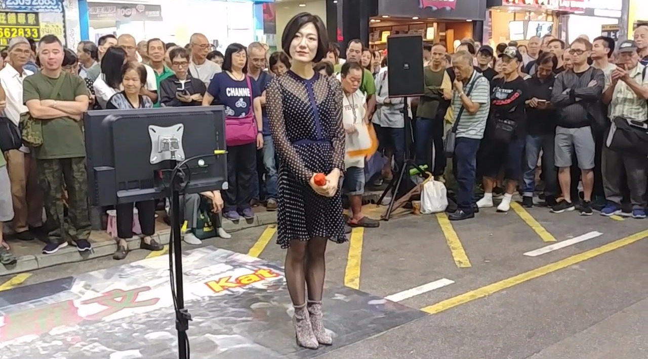 旺角天后龙婷几首动听歌曲,听醉了多少街边的路人