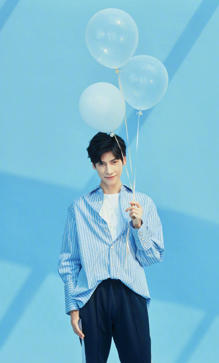 帅气奶油小生罗云熙6种造型尽显青涩最后一张最酷