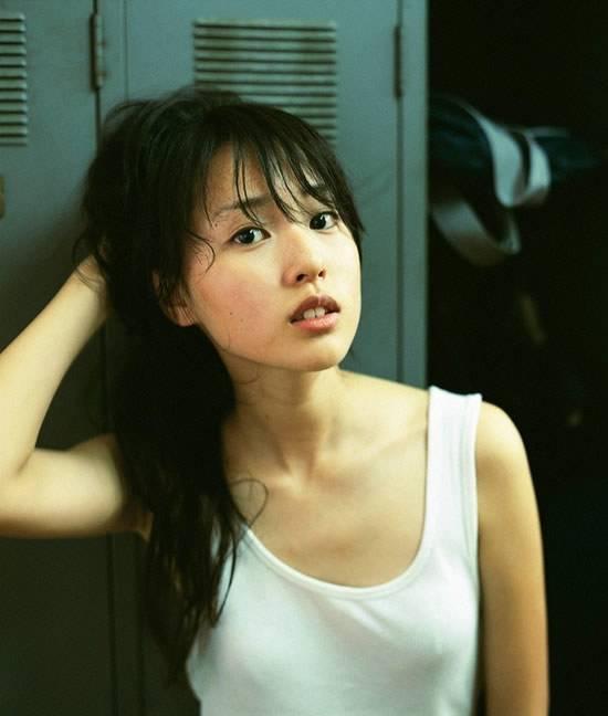 美女15年不穿内衣效果令人不敢相信