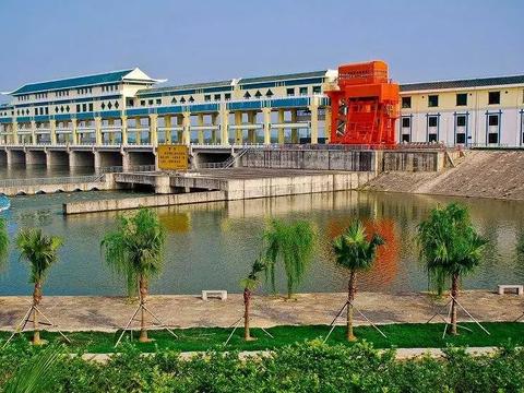 在汕头务工到梅溪河赤窖渡口不顾警示牌下水游泳,结果悲剧发生了