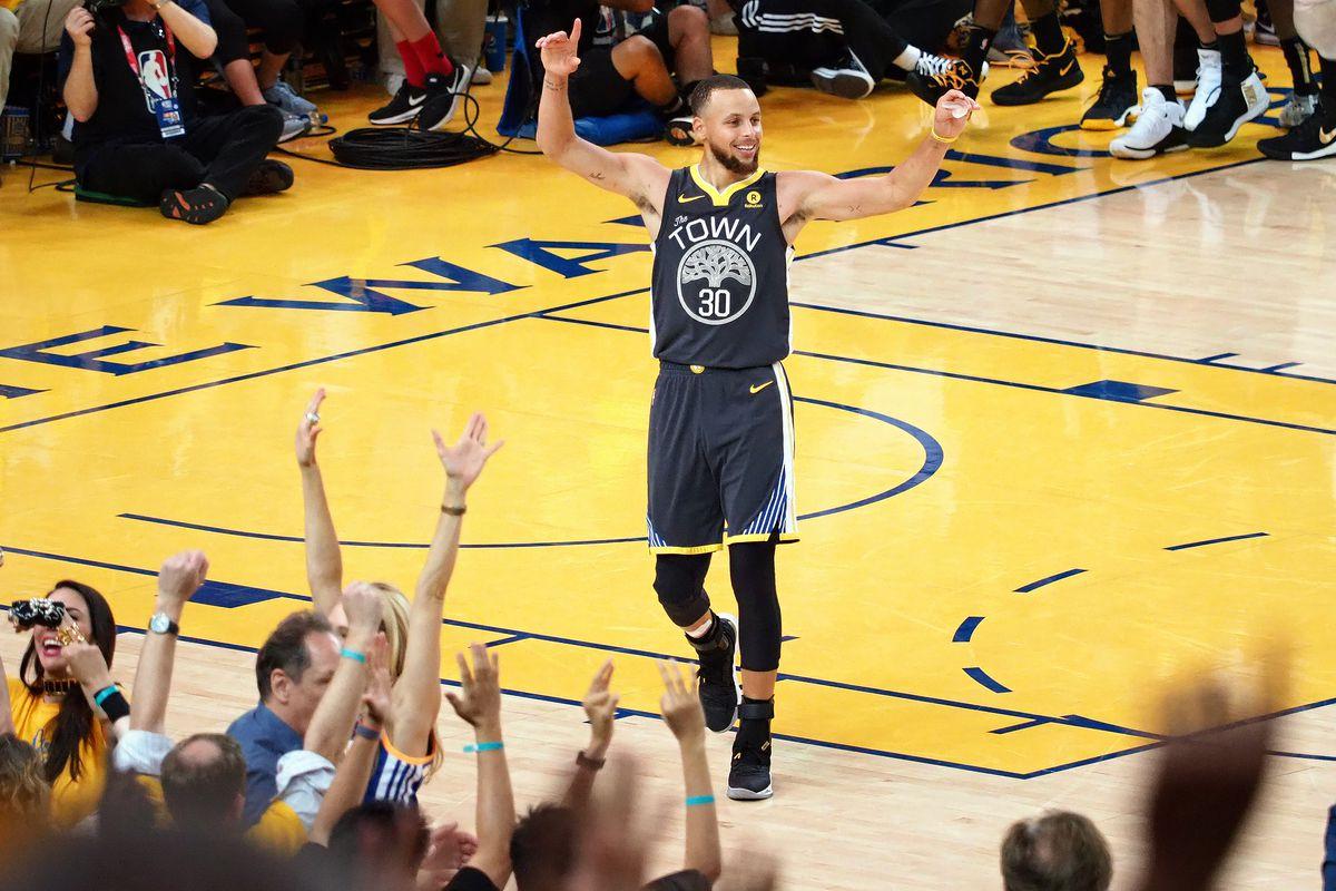 你永远无法将你的眼睛从斯蒂芬库里身上移开,这就是库日天的魅力