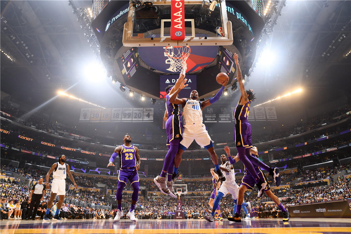 湖人拒绝逆转 詹姆斯绝杀 险胜独行侠