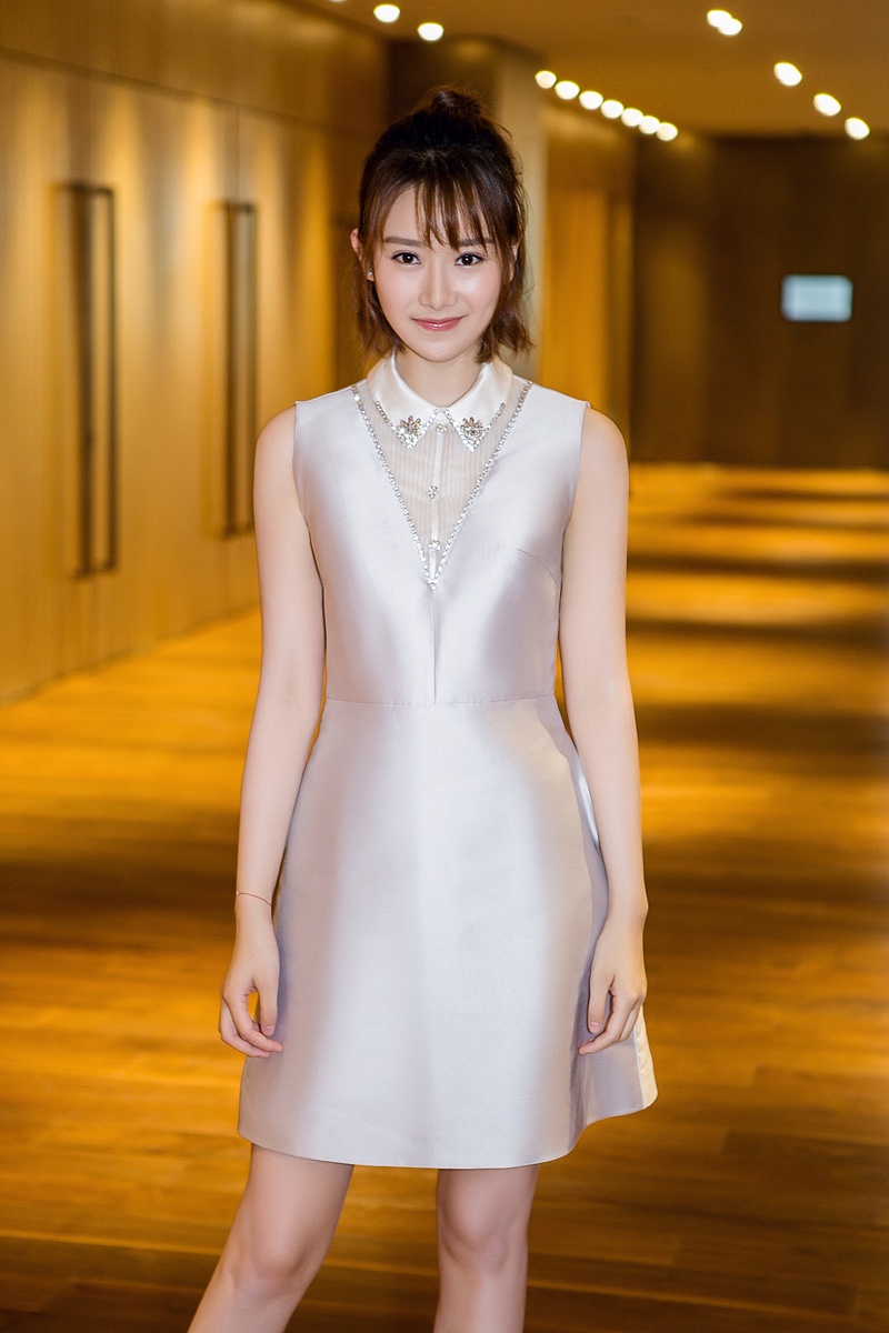 王渊慧亮相发布会 妆容淡雅仙气袭人