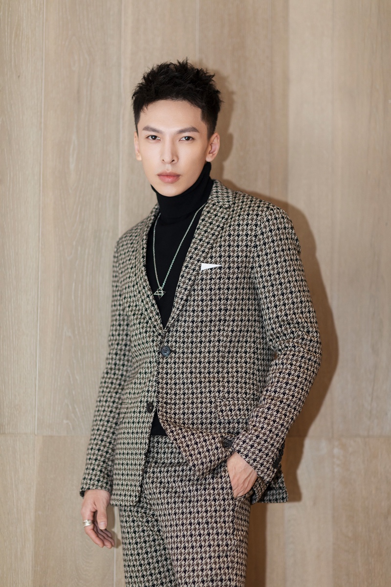 蒋雪鸣亮明星派对 简约时尚痞帅有型