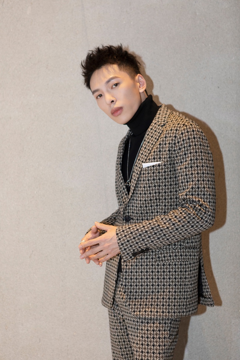 蒋雪鸣亮明星派对 简约时尚痞帅有型