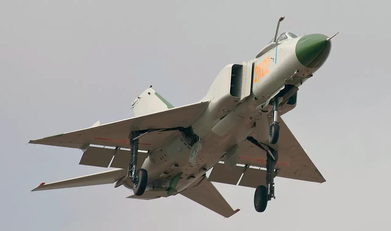 被总师寄予厚望的"近距格斗王"歼8,为何多次格斗输给飞豹|战斗机|总师