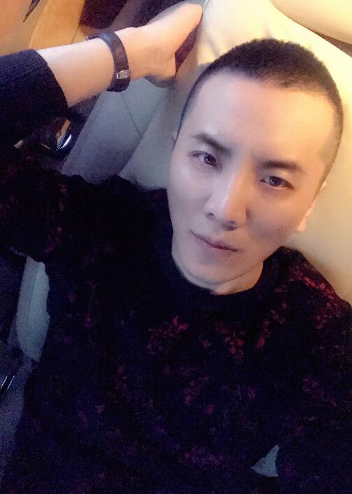 七夜万振涛讲述在yy没赚到钱 真正能让自己心痛的是线下产业