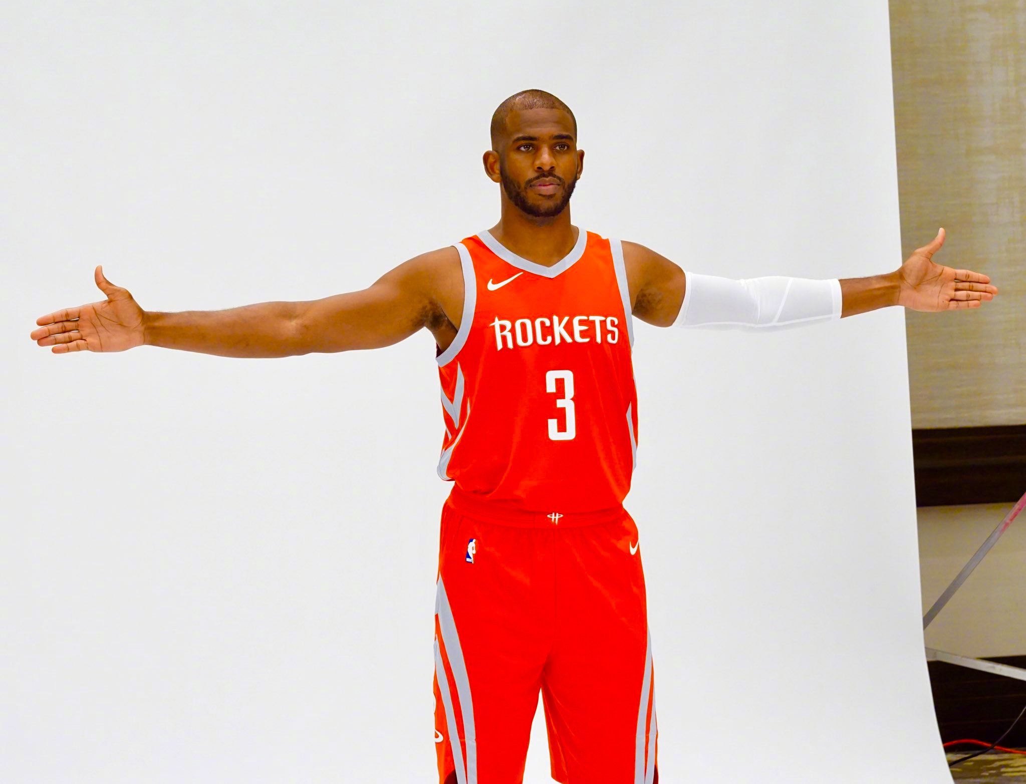 保罗拍摄新赛季定妆照