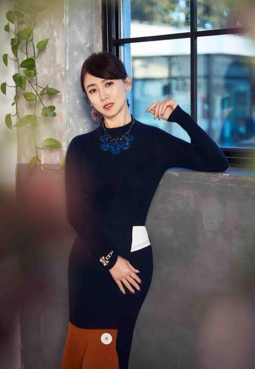 50岁翁虹近照曝光保养得宜被赞为逆生长女王