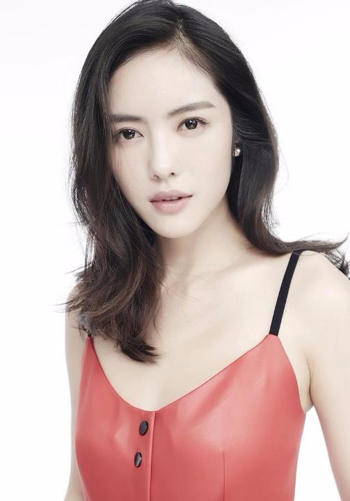 眉清目秀貌婉心娴蔡文静