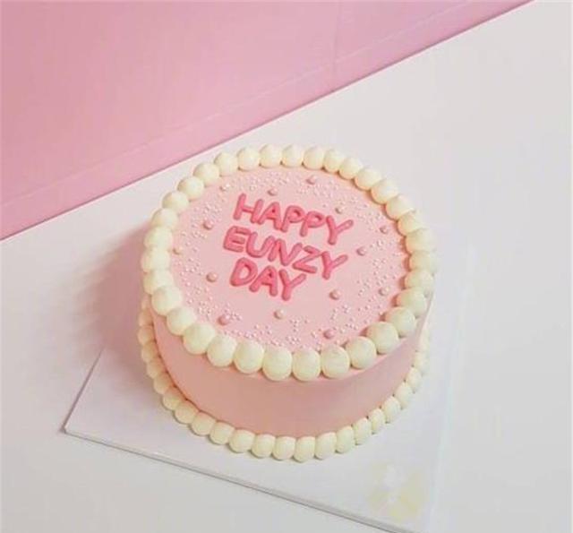 30款极其简单的生日蛋糕收藏了过生日挑一款让蛋糕师傅给你做