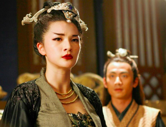 被无数古迷冠上了风华女子之首苏樱精灵般慧黠的女子朱七七古龙笔下着