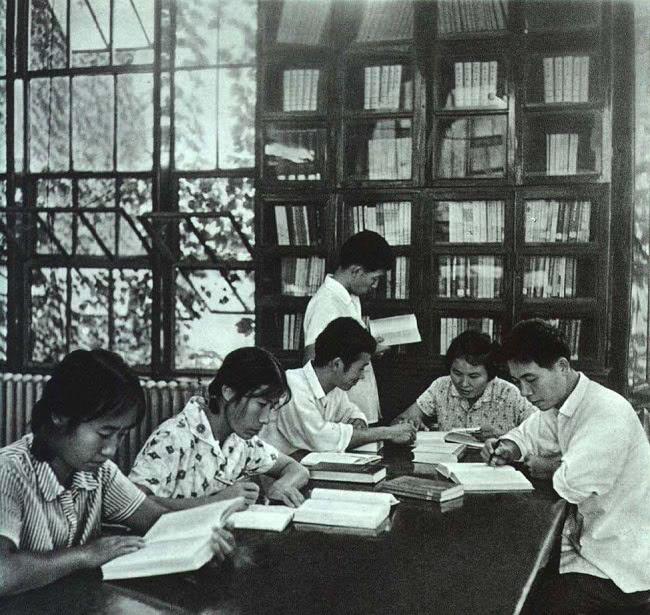 记录特殊年代特殊身份的大学生——工农兵大学生的珍贵老照片