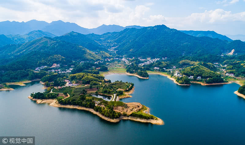 安徽:航拍安庆花亭湖碧波荡漾,美不胜收!