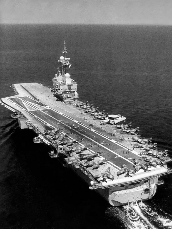 高傲的法国人二战后拥有5艘航母讽刺的是全是被淘汰的二手货