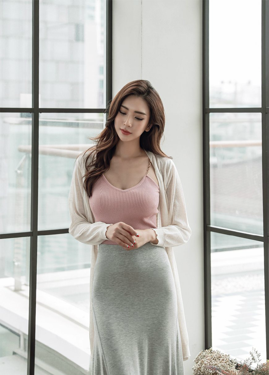 人像摄影:身材高挑的韩国长发美女写真人像摄影:身材高挑的韩国长发