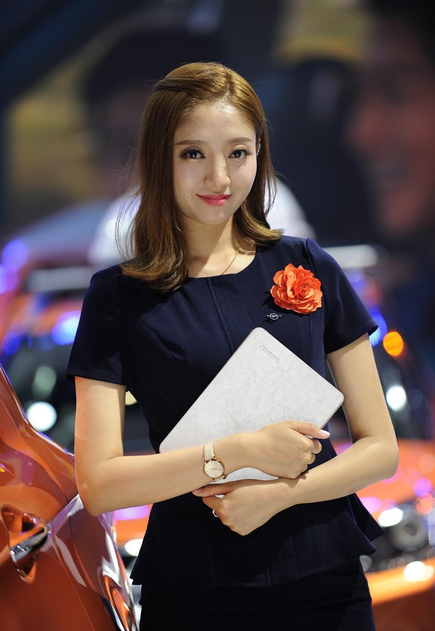 谁说上海车展无美女礼仪模特傻傻分不清上