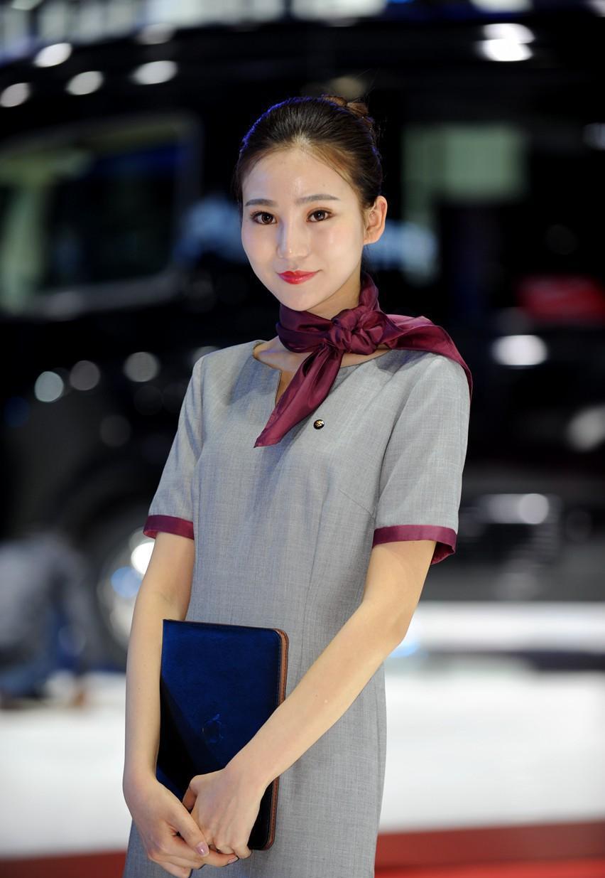 谁说上海车展无美女礼仪模特傻傻分不清上