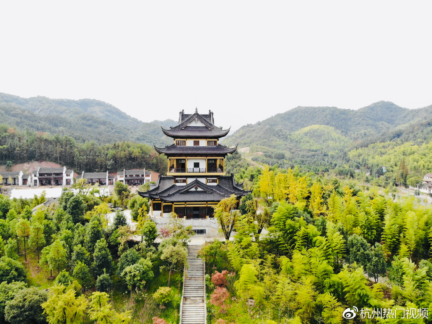 采风团还先后前往参观俞源,大红岩,黑茶文化园,寿仙谷药业,坛头湿地等